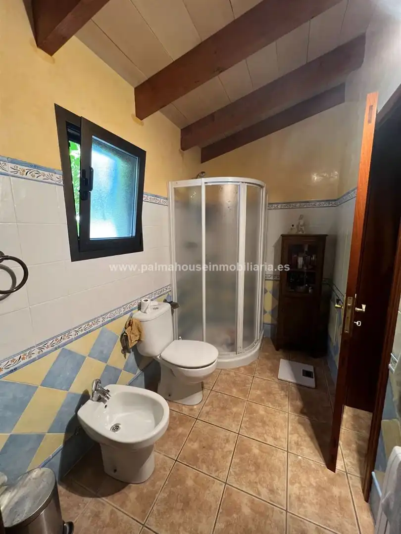 Badezimmer von Country house zur Miete in Muro mit Klimaanlage, Heizung und Privatgarten