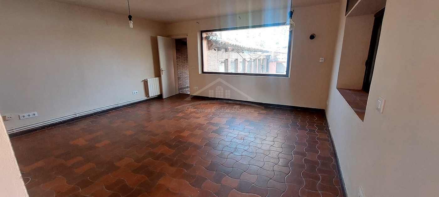 Sala d'estar de Casa o xalet en venda en Corçà amb Calefacció i Terrassa