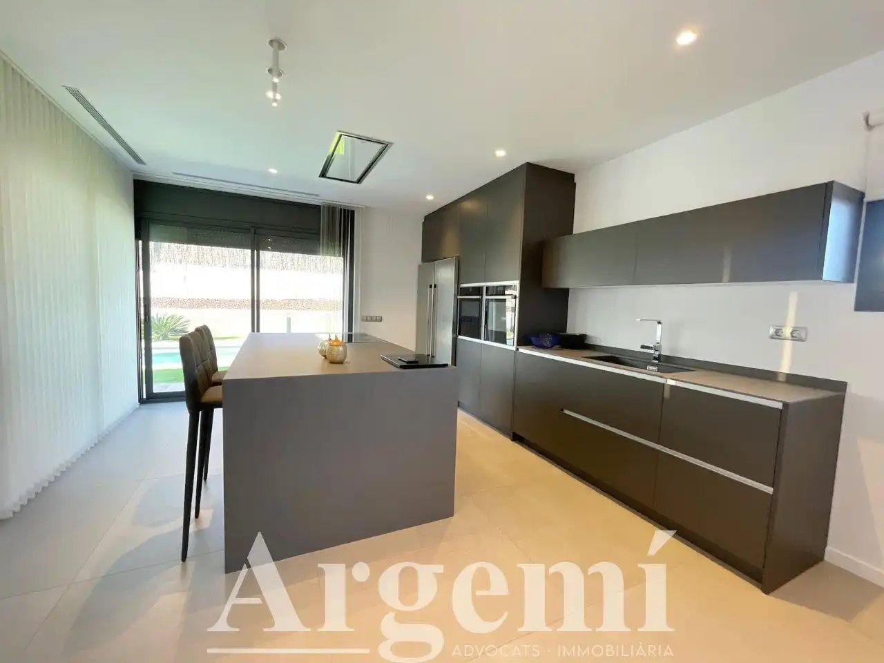 Cocina de Casa o chalet en venta en Palau-solità i Plegamans con Aire acondicionado, Calefacción y Jardín privado