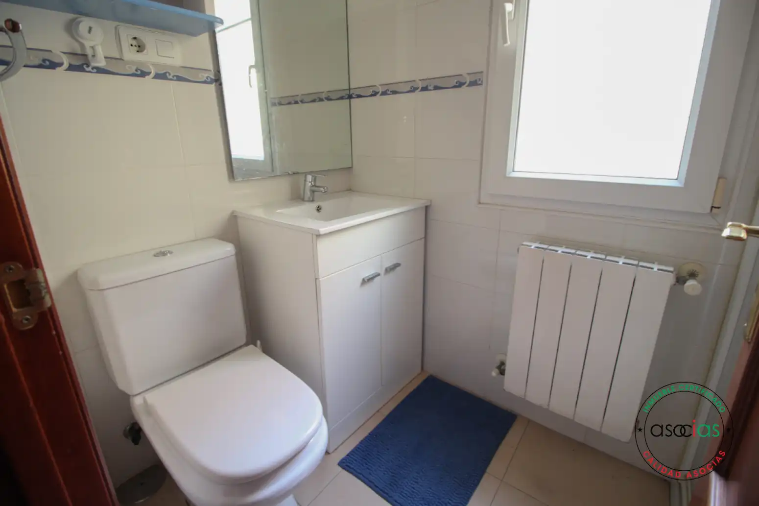 Baño de Ático en venta en Gijón  con Calefacción y Trastero