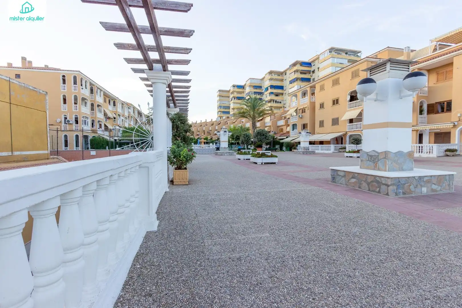 Apartamento con piscina en alquiler en Calle RUPERTO CHAPI 4, imagen 30