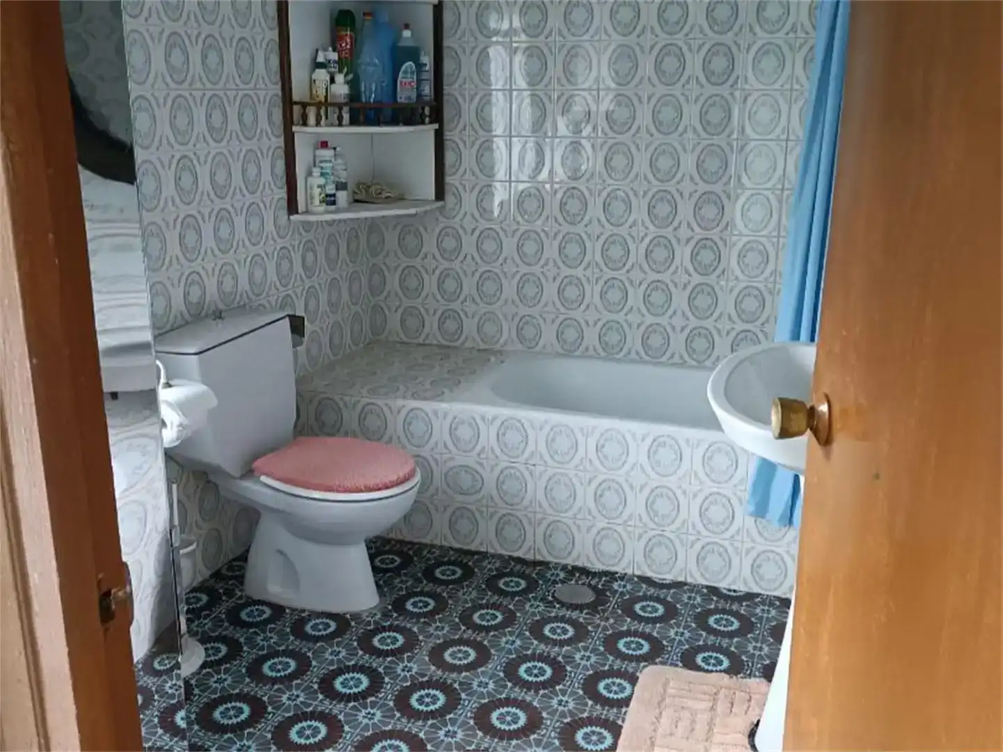 Baño de Piso en venta en Riofrío de Aliste con Jardín privado y Piscina