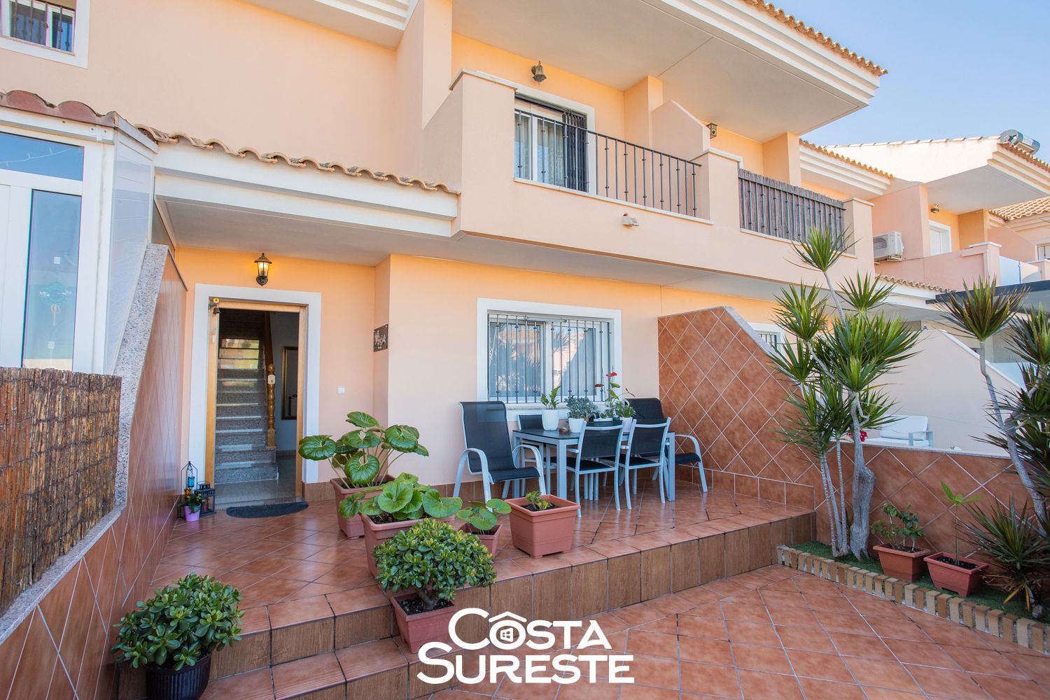 Casa adosada en venta en Calle la Haya, Roda