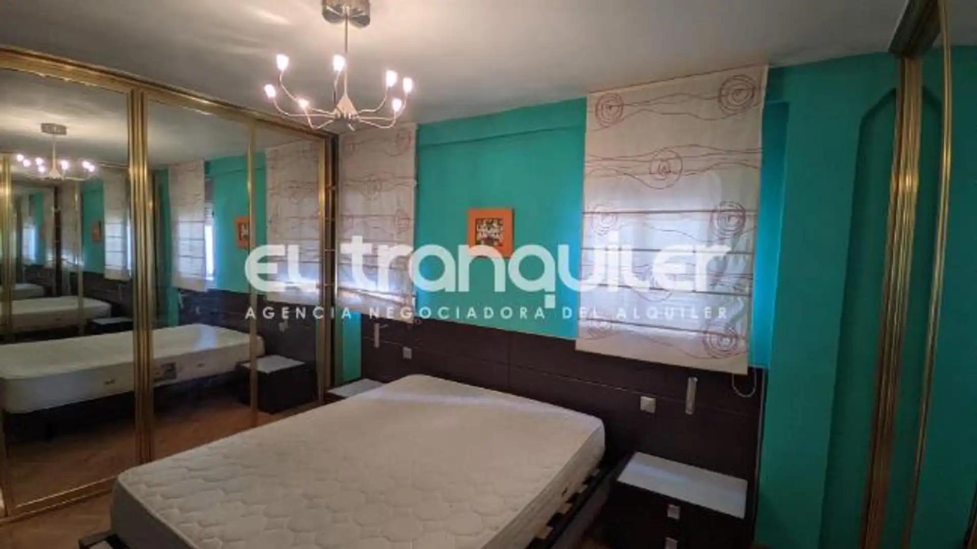 Habitación de Piso de alquiler en  Madrid Capital con Parquet, Terraza y Amueblado