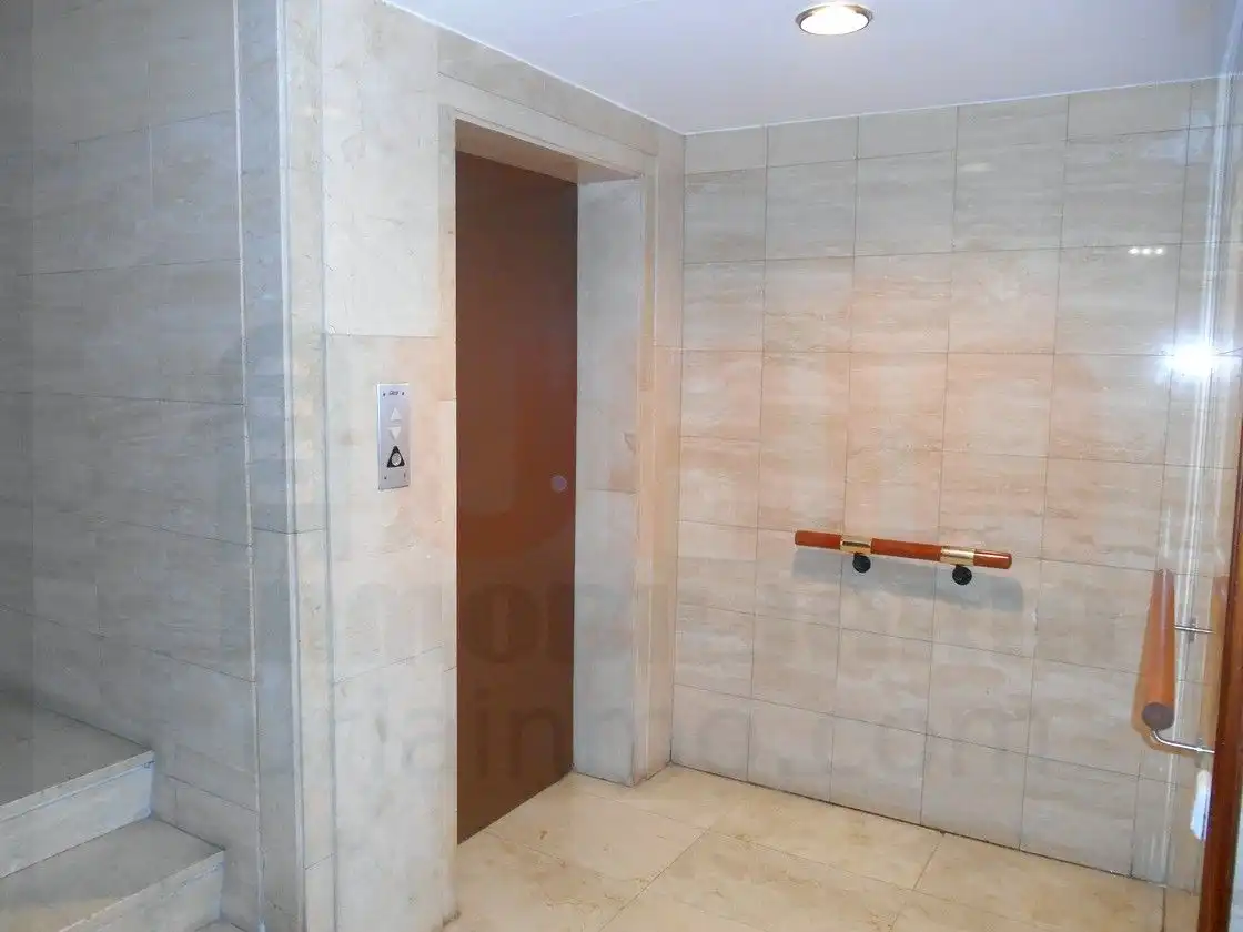 Bathroom of Apartments for rent in Oviedo   with Heating, Terrace and Washing machine