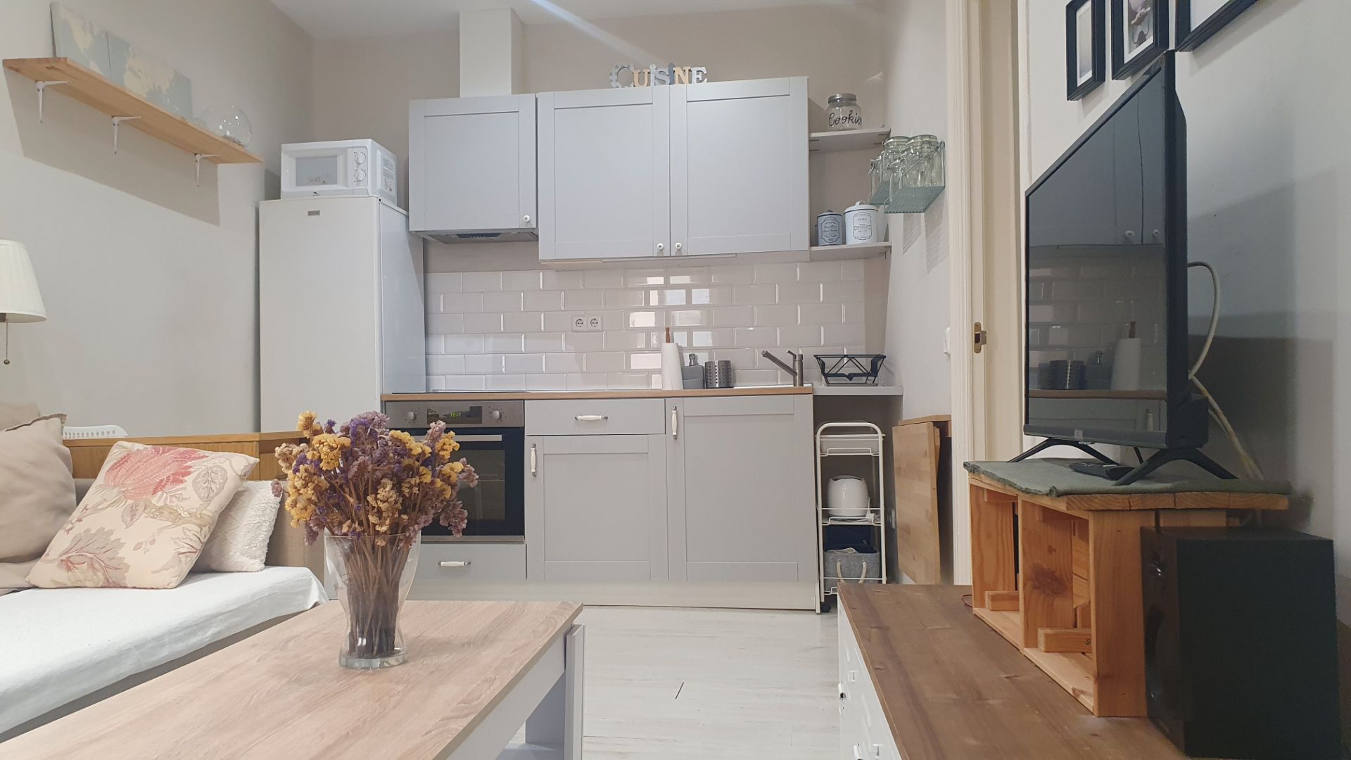 Kitchen of Apartment for sale in  Madrid Capital  with Heating, Furnished and Oven