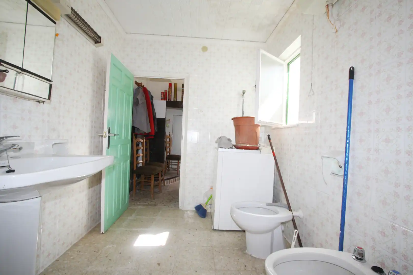 Bany de Casa o xalet en venda en Albacete amb Terrassa, Traster i Moblat