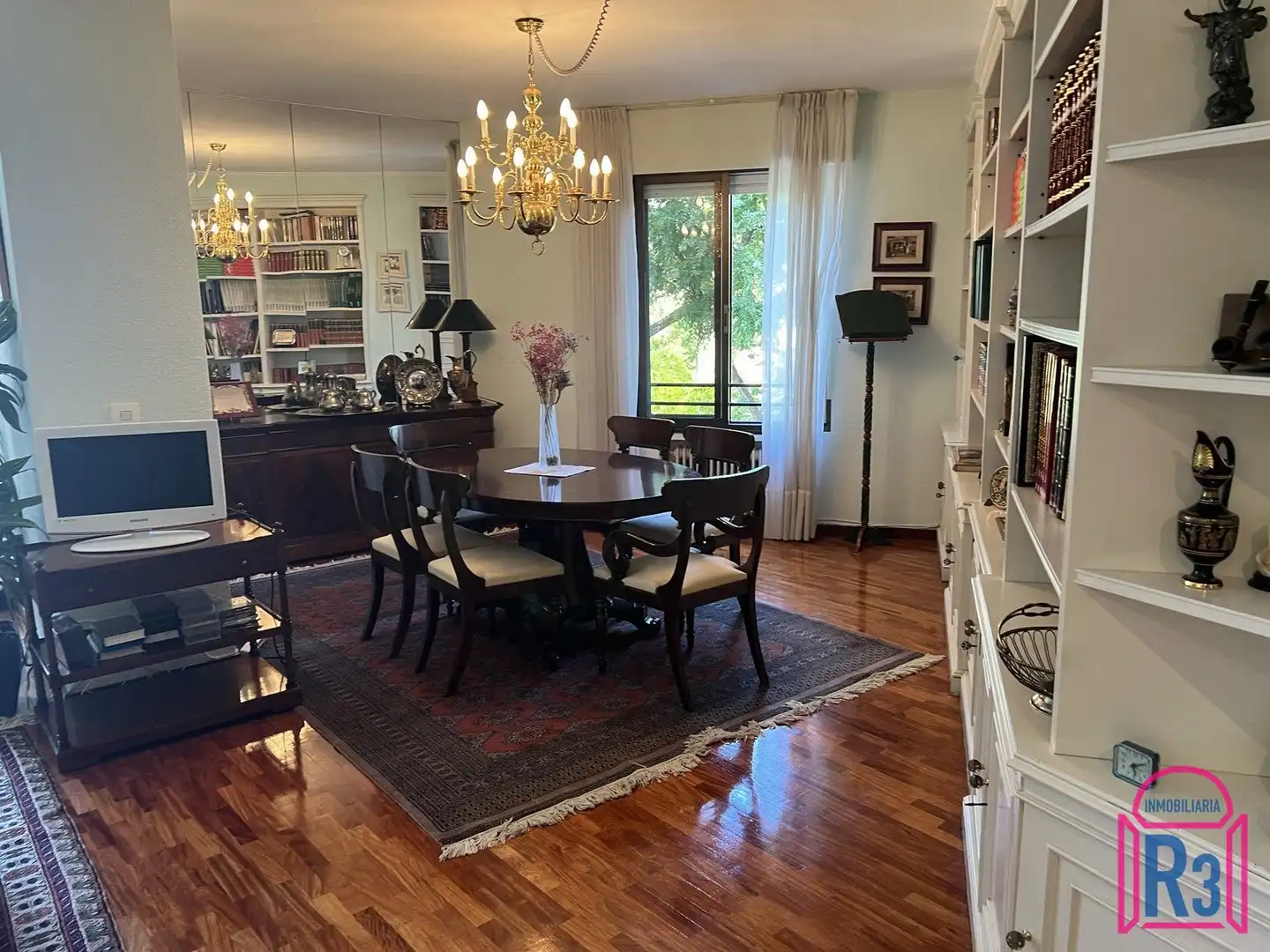 Comedor de Piso en venta en León Capital  con Calefacción, Terraza y Trastero