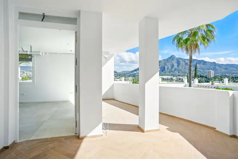 Apartament amb piscina en venda a Nueva Andalucía, imagen 9