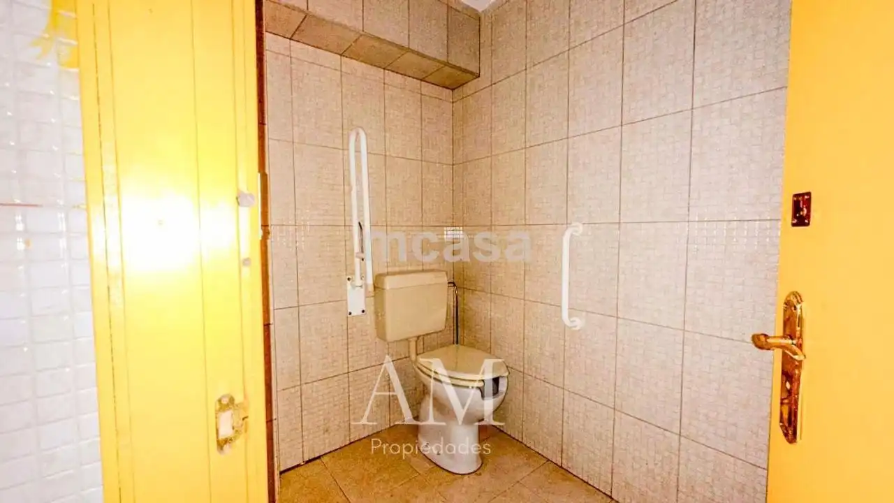 Badezimmer von Geschaftsraum zur Miete in Vigo 