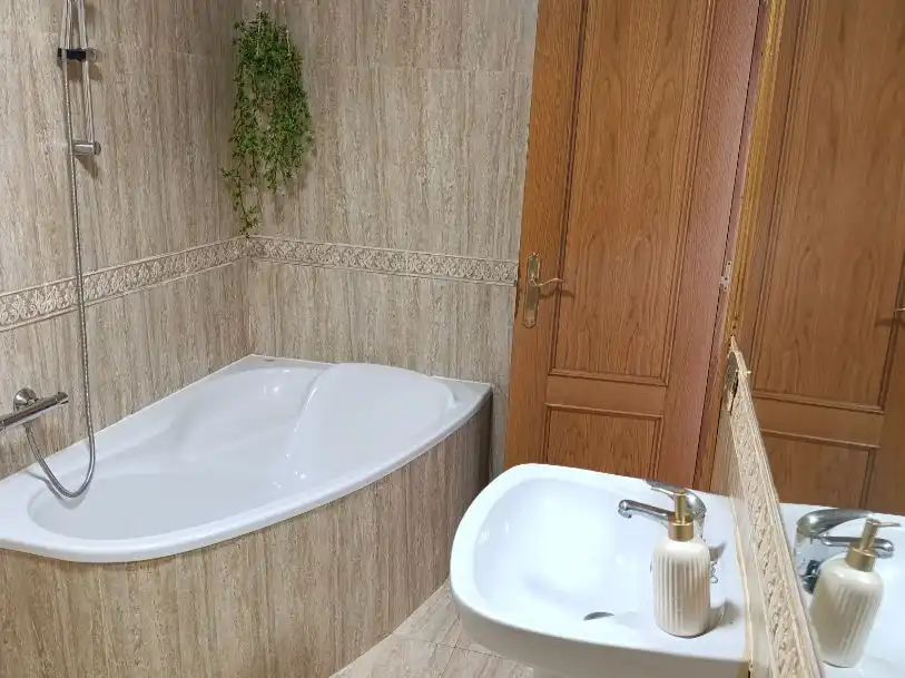 Bany de Casa o xalet en venda en Burgos Capital amb Terrassa