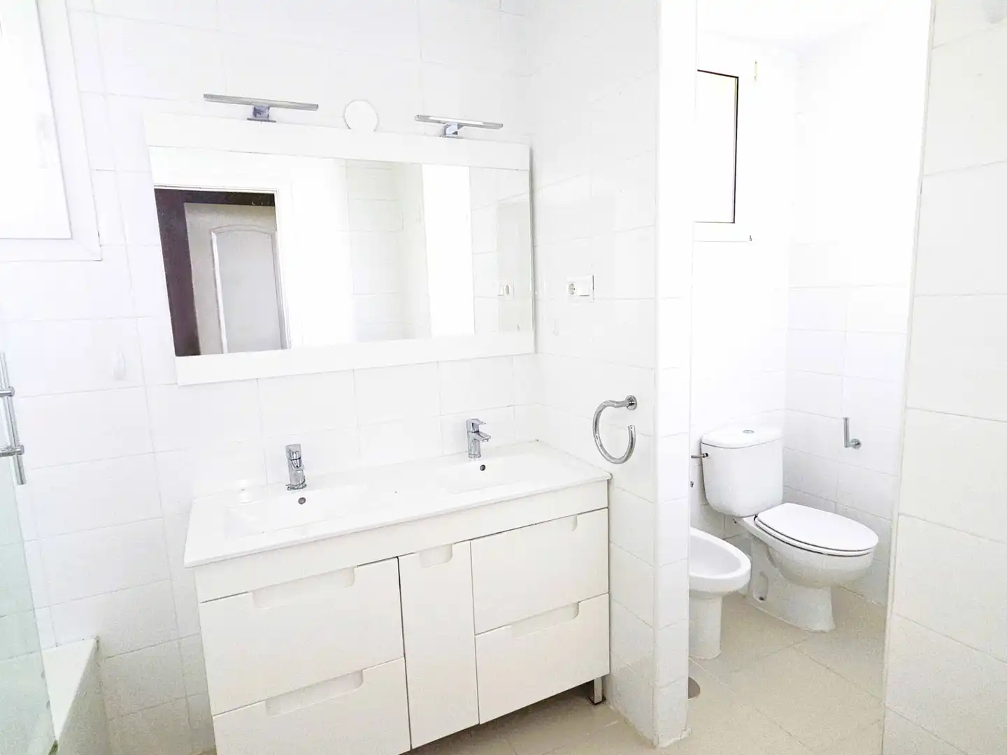 Baño de Casa adosada de alquiler en La Moraleja con Calefacción, Jardín privado y Terraza