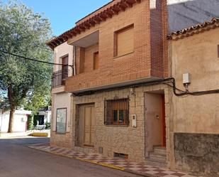 Exterior view of House or chalet for sale in La Puebla de Almoradiel  with Terrace