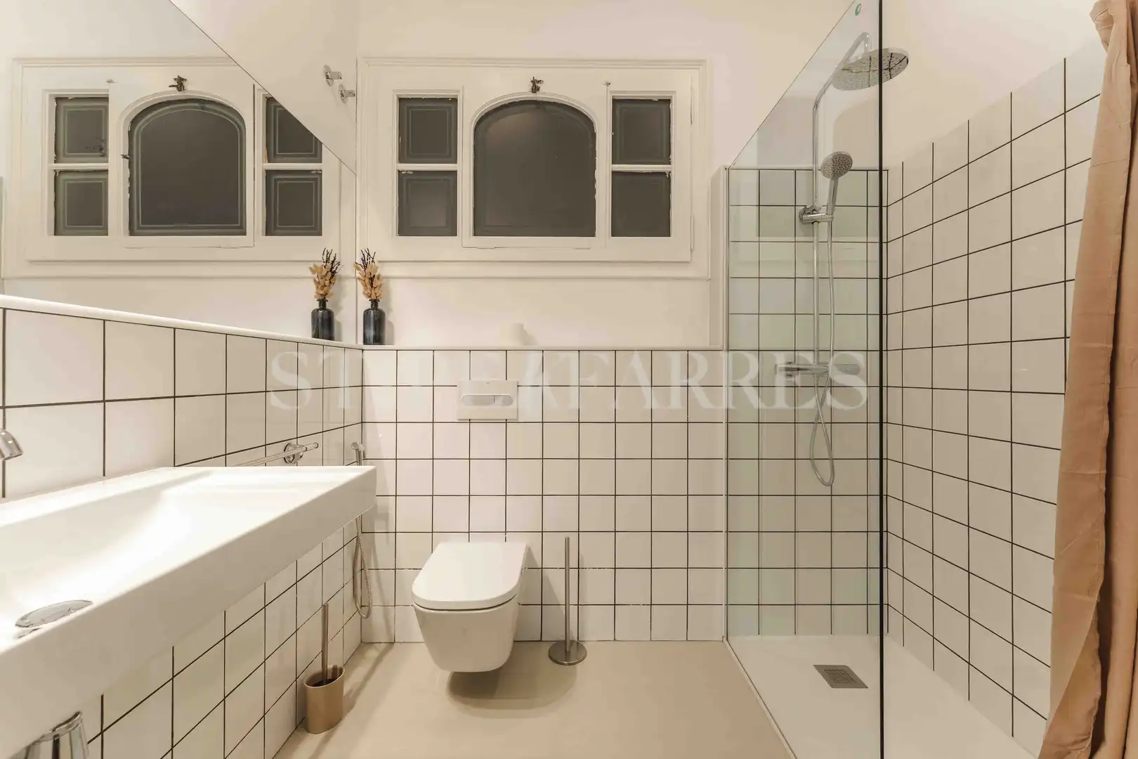 Baño de Piso de alquiler en Barcelona con Aire acondicionado, Calefacción y Amueblado