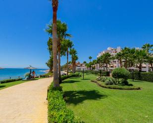 Vista exterior de Planta baixa en venda en Estepona amb Terrassa i Balcó