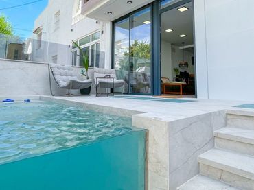 Maison rustique avec piscine à vendre à N/A