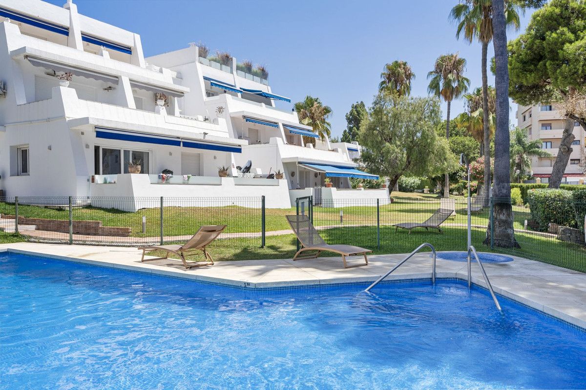 Jardín de Planta baja en venta en Marbella con Piscina comunitaria