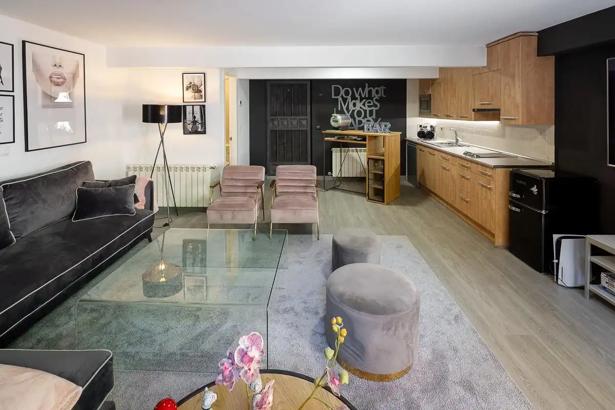 Sala de estar de Casa adosada en venta en Boadilla del Monte con Aire acondicionado, Calefacción y Jardín privado