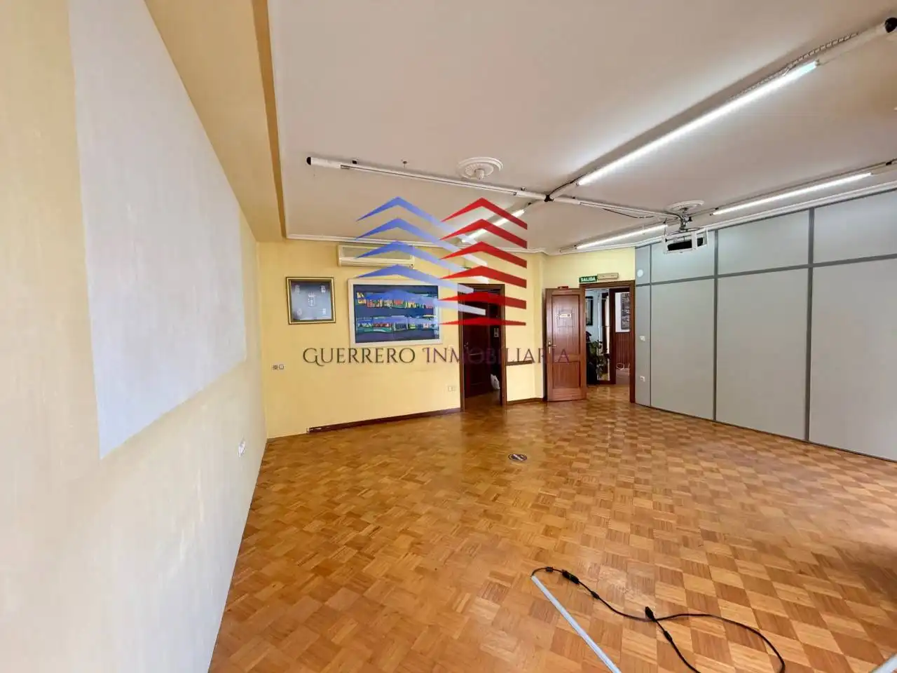 Piso en venta en Ourense Capital  con Calefacción, Trastero y Balcón