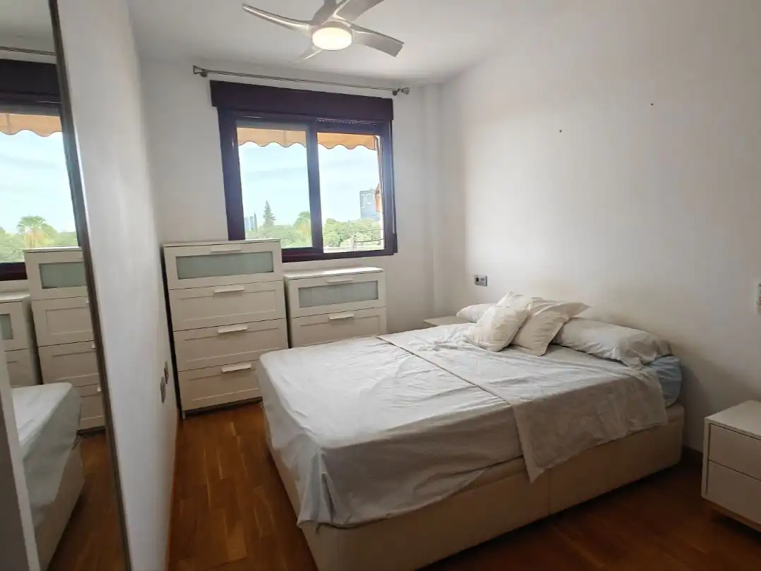 Schlafzimmer von Wohnung zur Miete in Murcia mit Heizung, Parkett und Möbliert