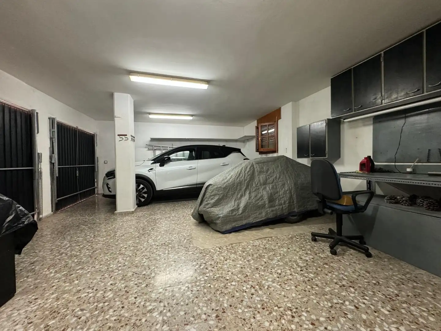 Aparcament de Casa o xalet en venda en Alicante / Alacant amb Calefacció, Jardí privat i Terrassa