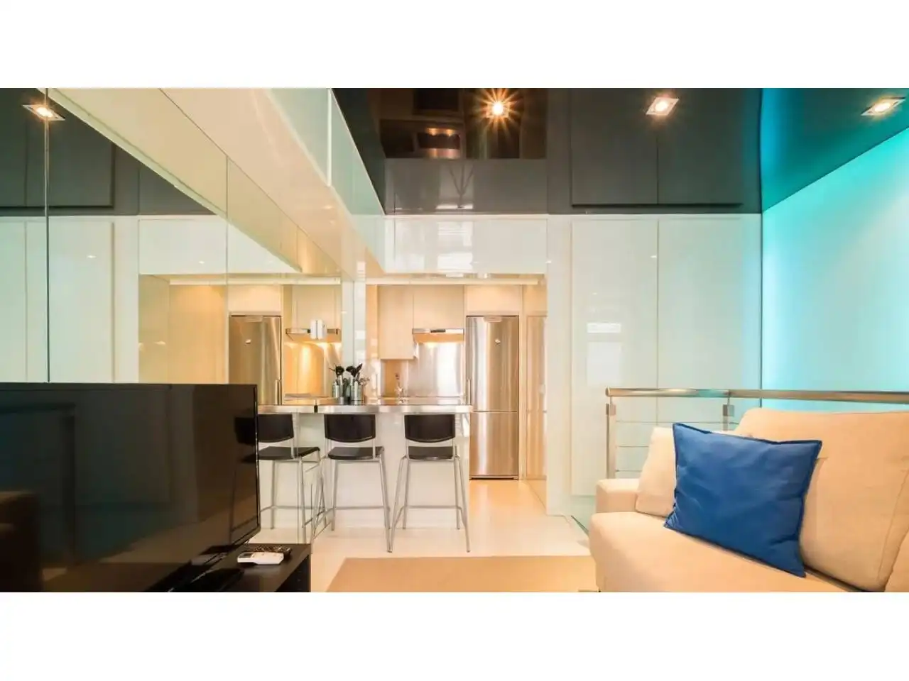 Sala d'estar de Estudi en venda en Barcelona amb Aire condicionat, Calefacció i Parquet