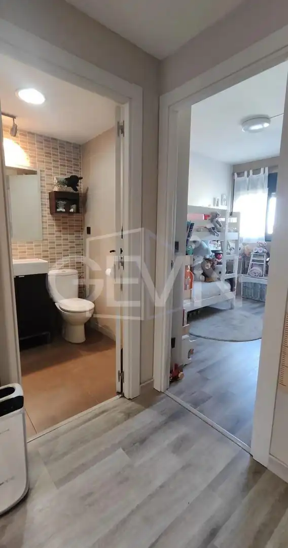 Baño de Piso en venta en Santa Perpètua de Mogoda con Calefacción, Trastero y Balcón