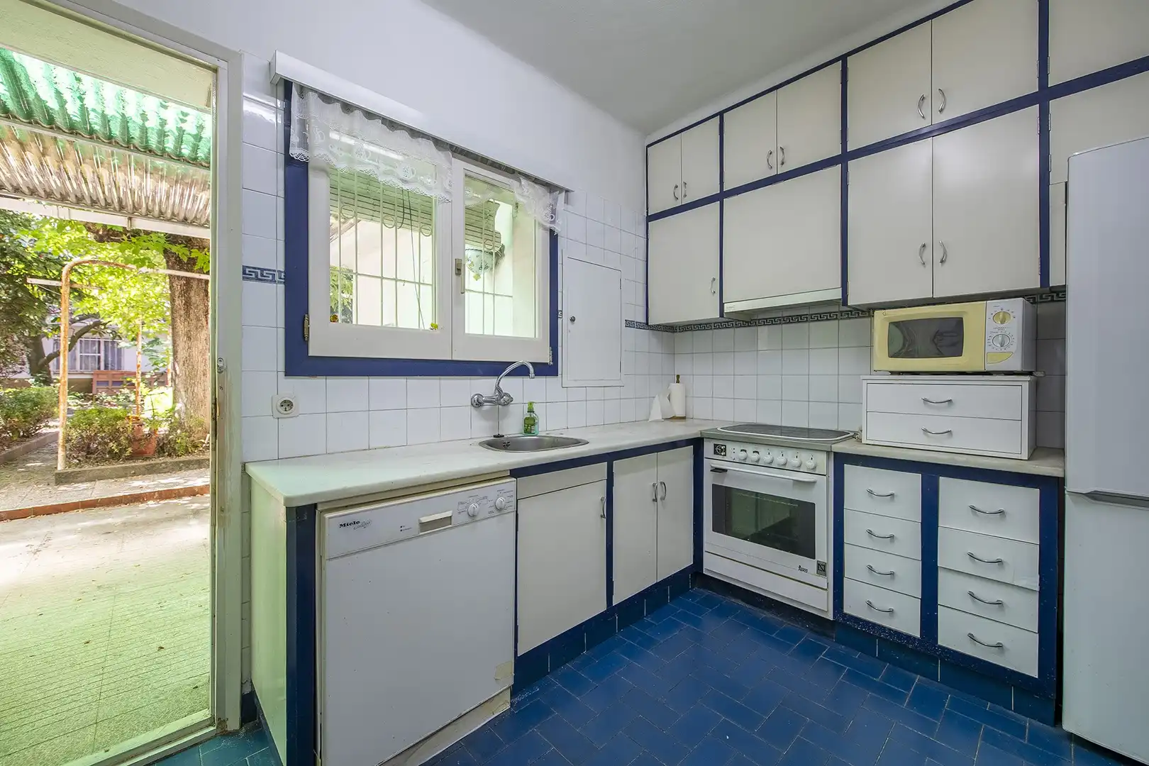 Kitchen of Houses for sale in Banyoles  with Heating