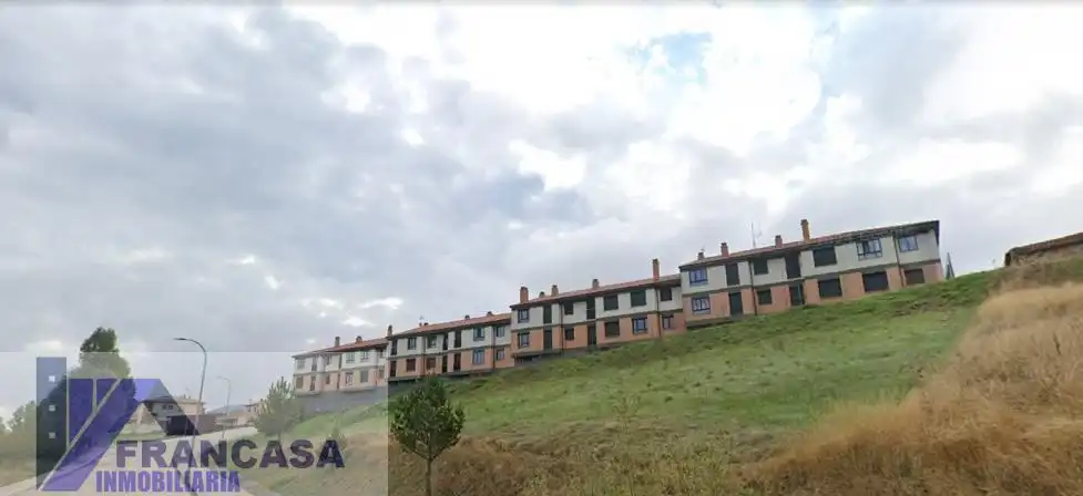 Vista exterior de Piso en venta en Abejar