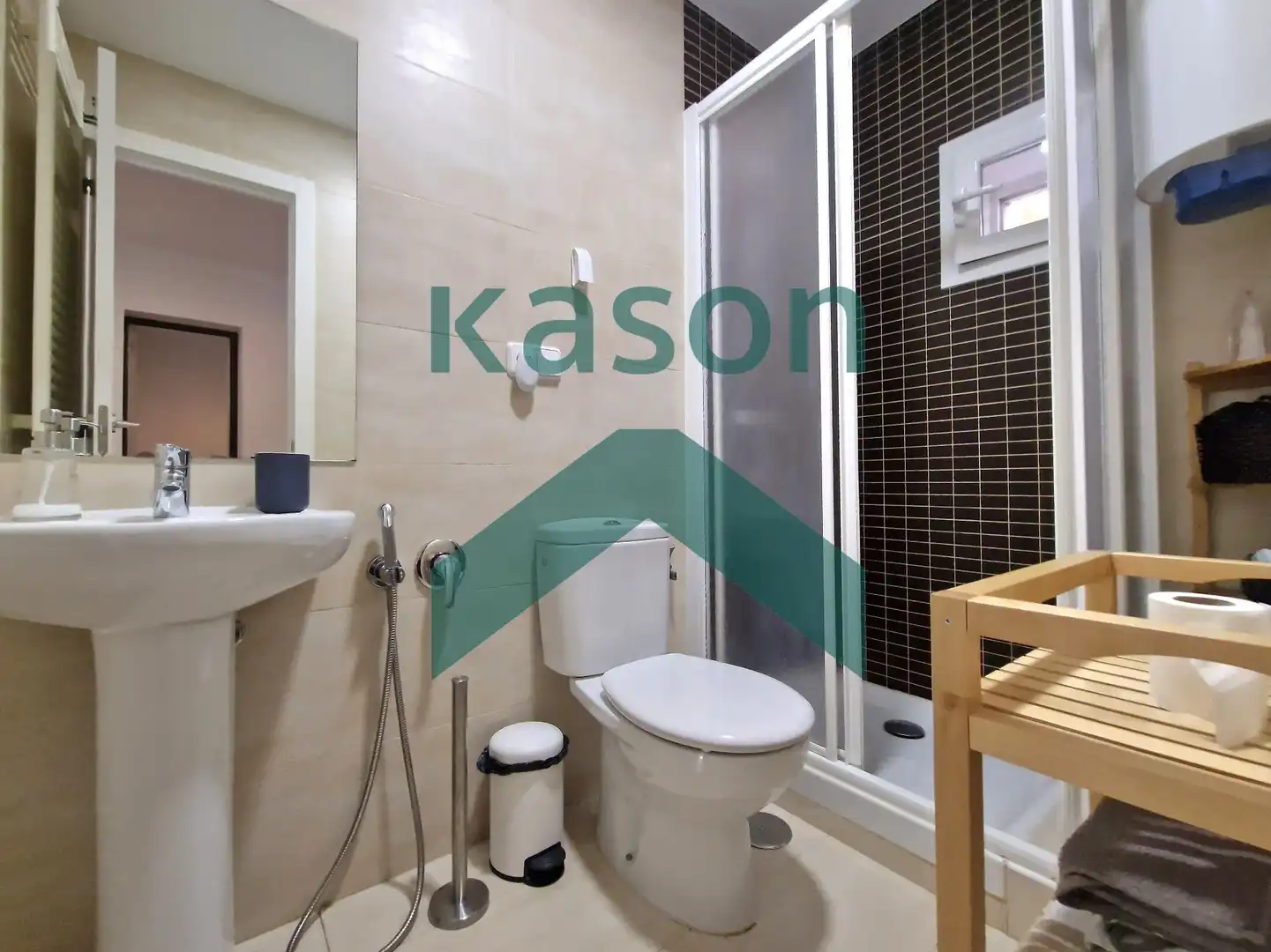 Bany de Apartament de lloguer en Madrid amb Calefacció i Moblat