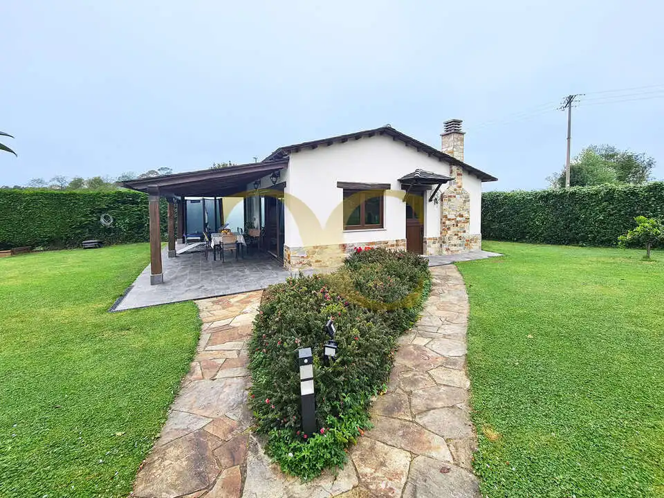Jardí de Casa o xalet en venda en Tapia de Casariego amb Calefacció, Jardí privat i Terrassa