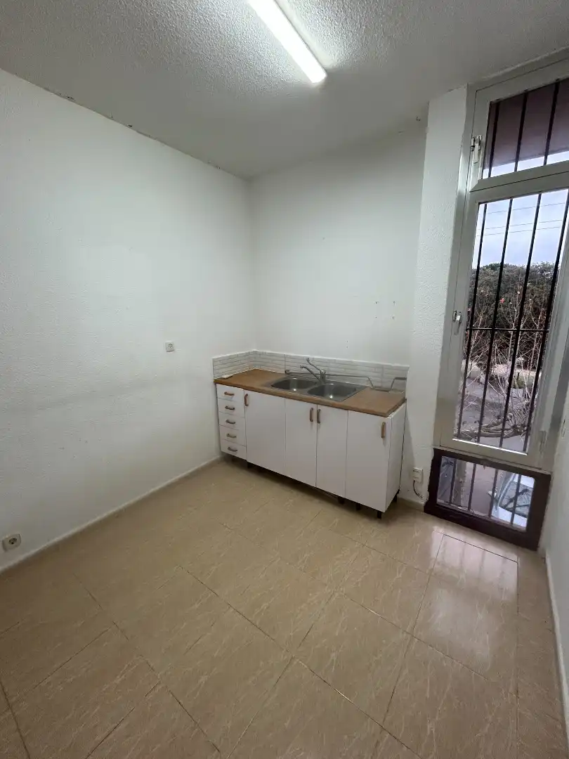 Cocina de Local en venta en El Escorial con Aire acondicionado