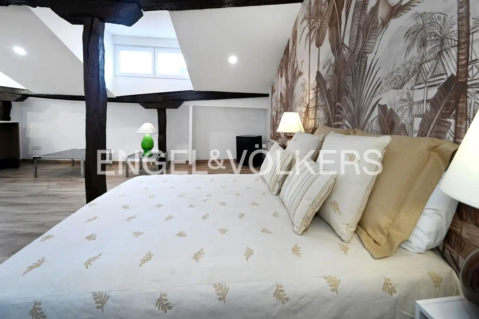 Habitación de Ático en venta en Santander con Calefacción, Parquet y Balcón