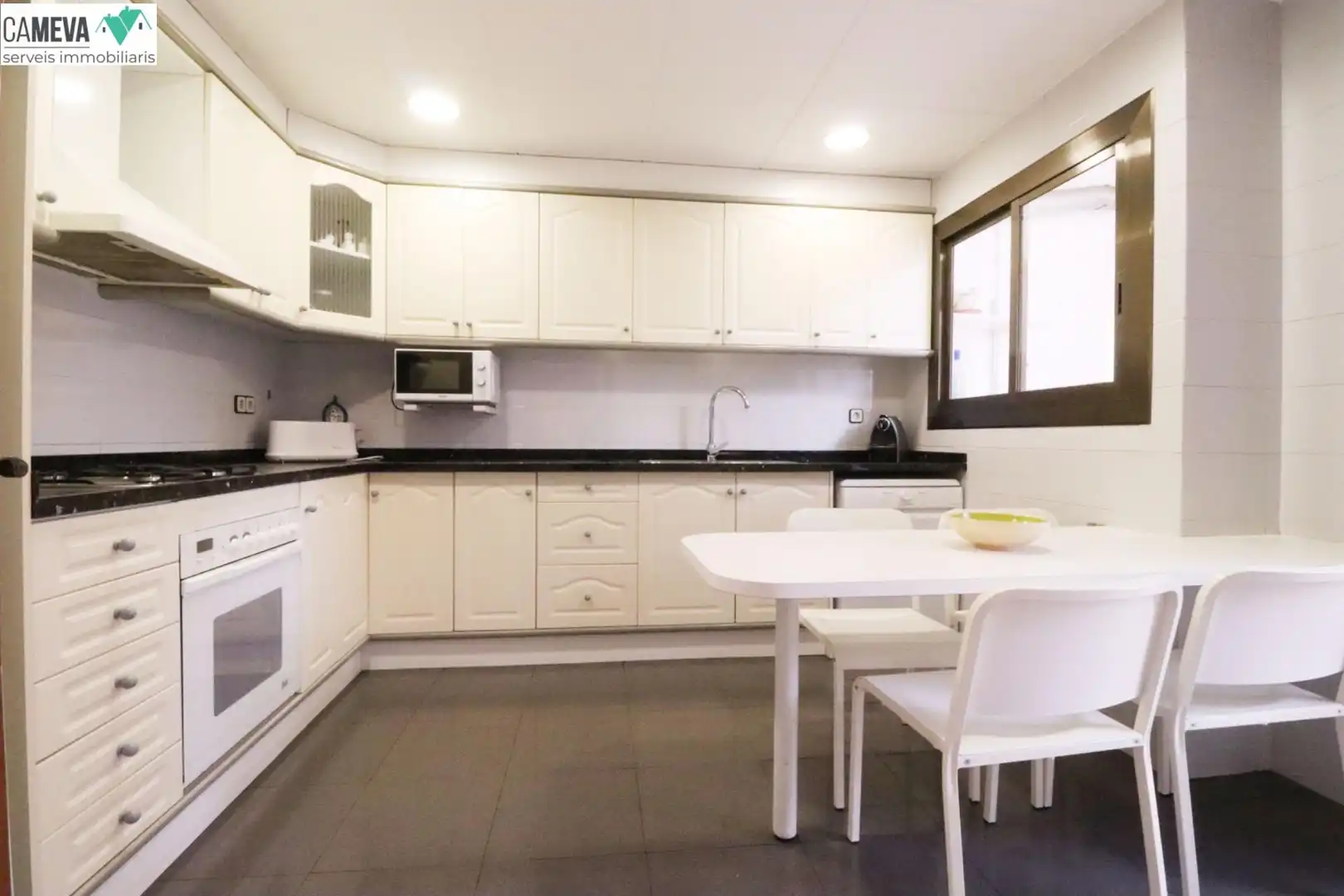 Cocina de Casa adosada en venta en Barberà del Vallès con Aire acondicionado, Calefacción y Terraza