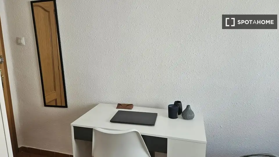 Habitación en Trinitat