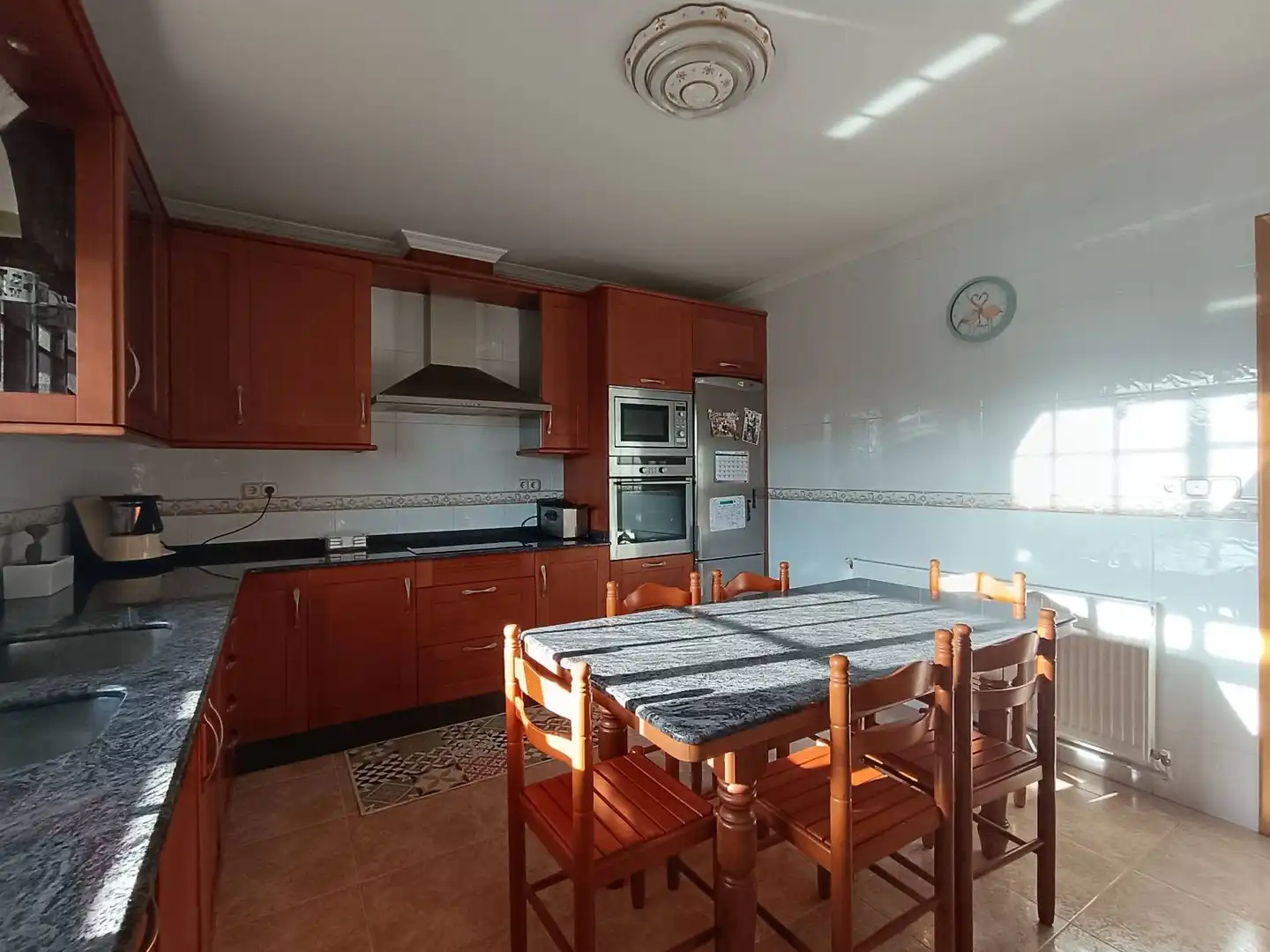 Küche von Wohnung zum Verkauf in Touro mit Privatgarten, Terrasse und Abstellraum