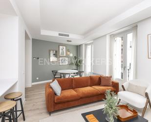 Sala d'estar de Apartament de lloguer en  Madrid Capital amb Aire condicionat, Calefacció i Traster