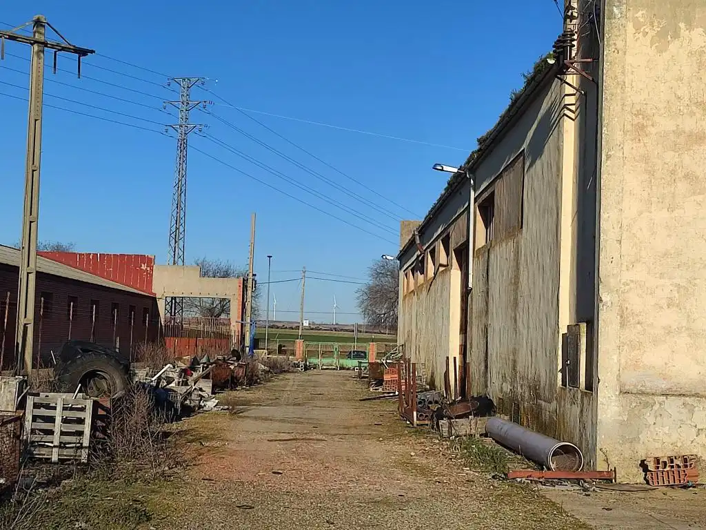 Vista exterior de Nau industrial en venda en Medina del Campo