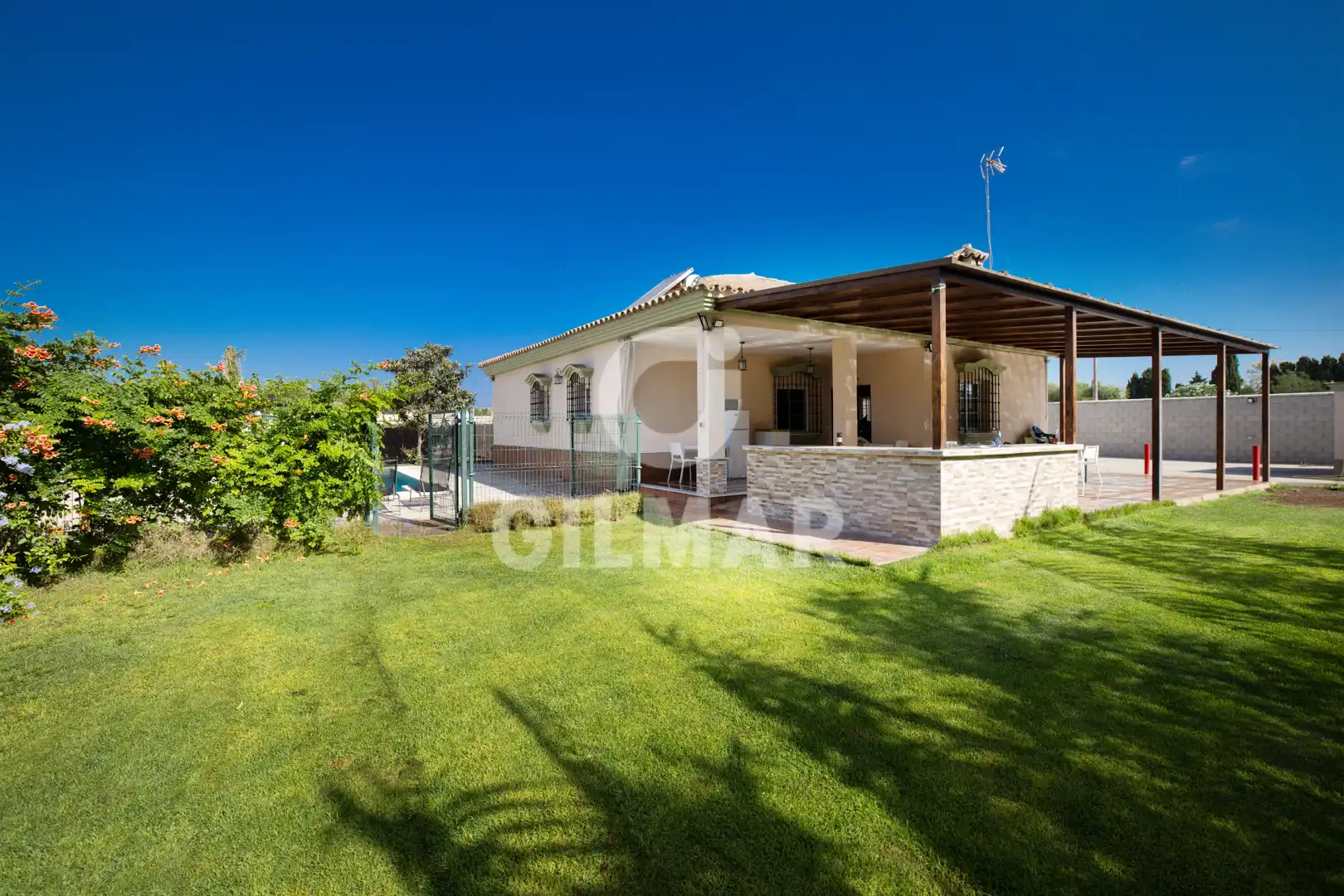 Jardí de Casa o xalet de lloguer en El Puerto de Santa María amb Aire condicionat, Jardí privat i Piscina