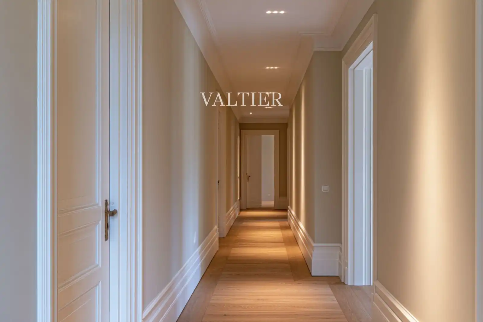 Flat for sale in Madrid  with Air Conditioner and Furnished