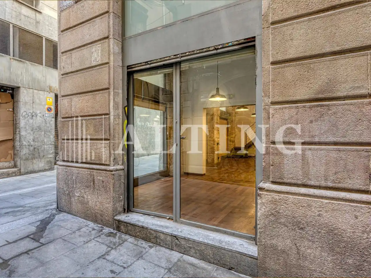 Vista exterior de Local en venta en Barcelona con Aire acondicionado