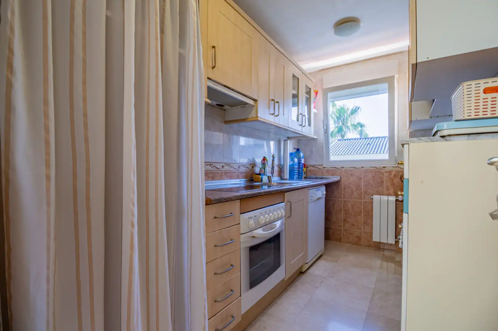 Cocina de Casa o chalet en venta en L'Alfàs del Pi con Aire acondicionado, Calefacción y Jardín privado