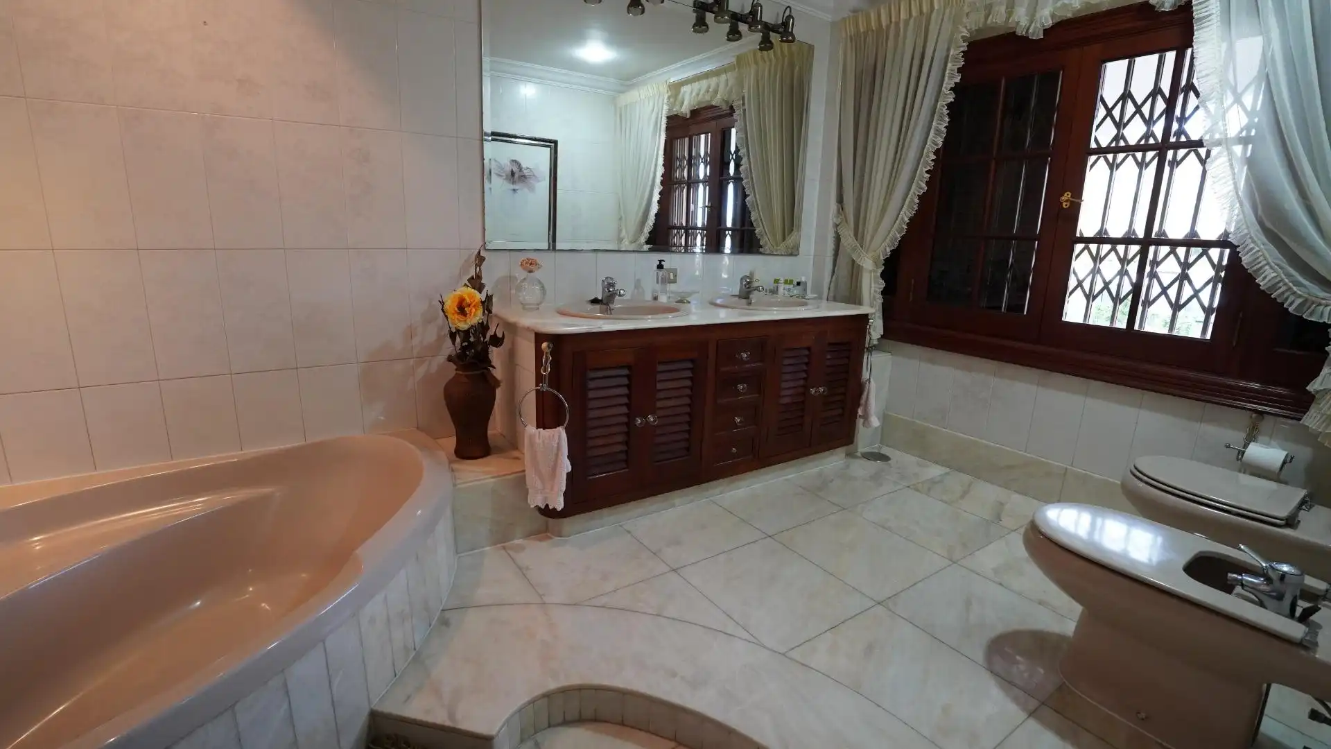 Bathroom of Houses for sale in Las Palmas de Gran Canaria  with Air Conditioner, Private garden and Terrace