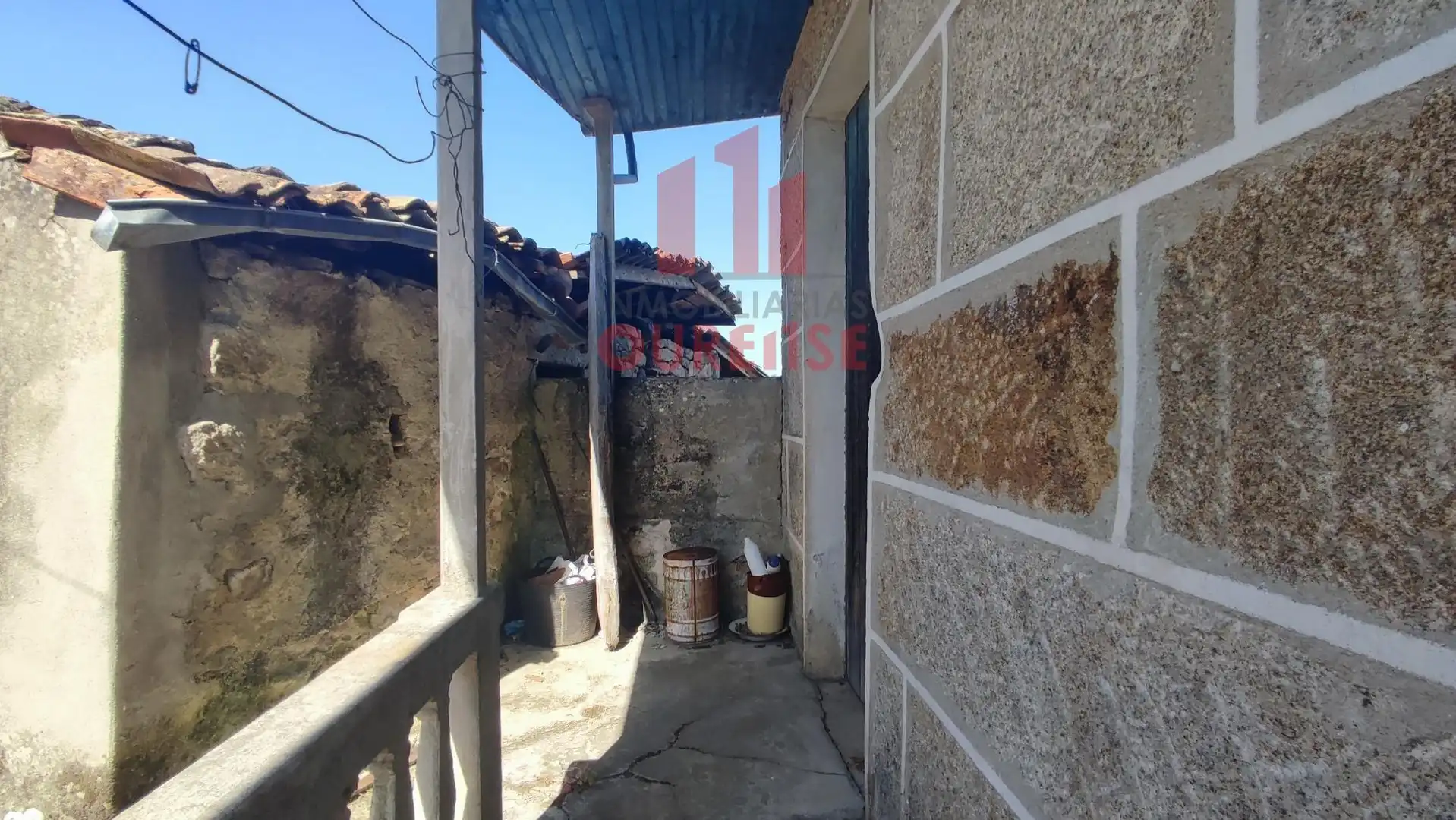 Vista exterior de Casa o xalet en venda en Paderne de Allariz amb Jardí privat i Balcó