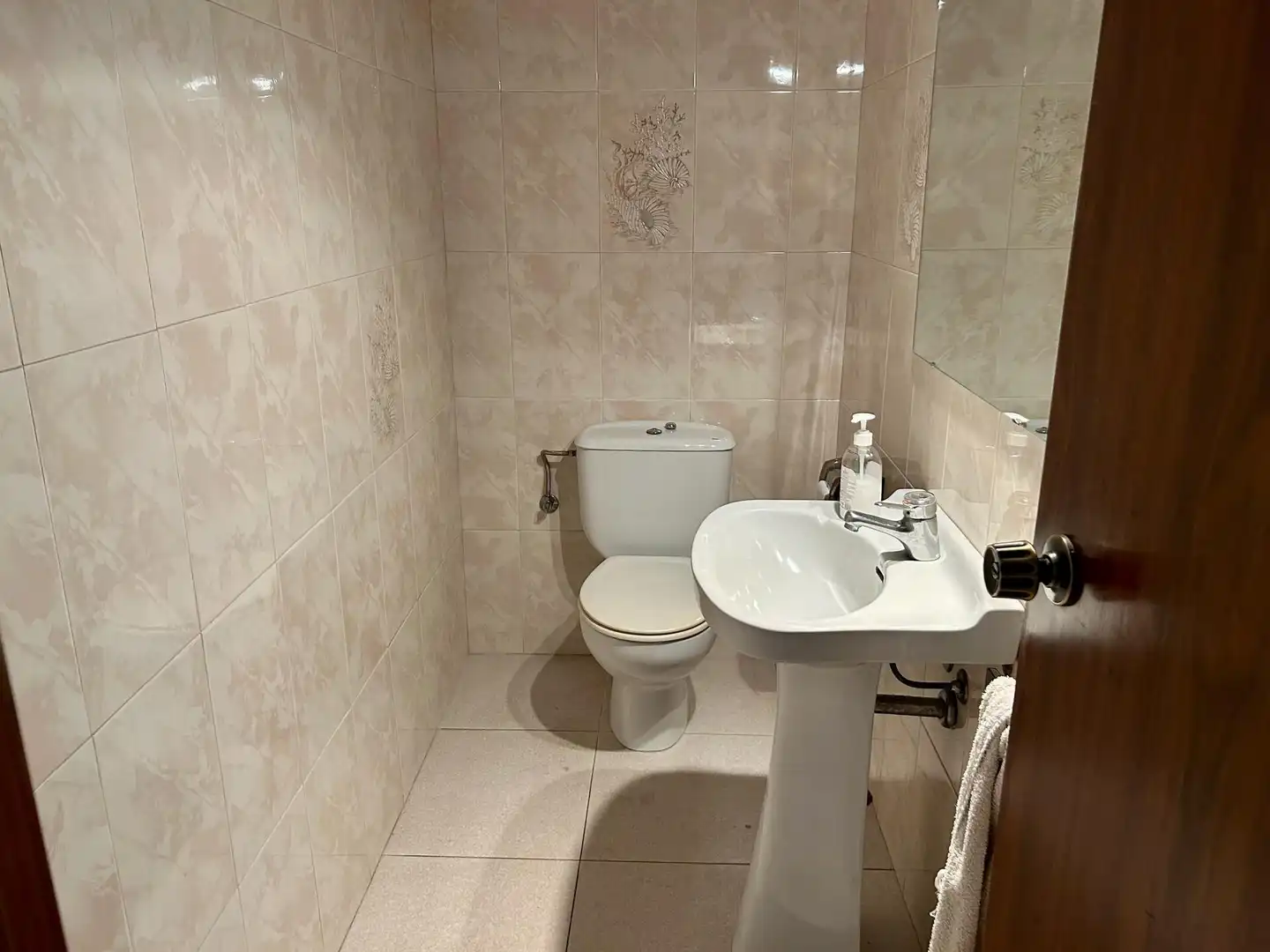 Baño de Casa adosada en venta en Mataró con Aire acondicionado, Calefacción y Terraza