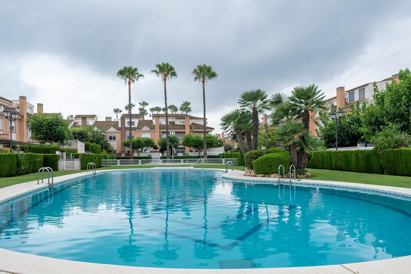 Piscina de Casa adosada en venda en Castellón de la Plana / Castelló de la Plana