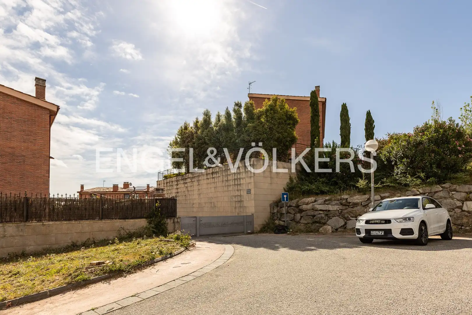 Casa adosada de alquiler en Tiana con Aire acondicionado, Calefacción y Jardín privado