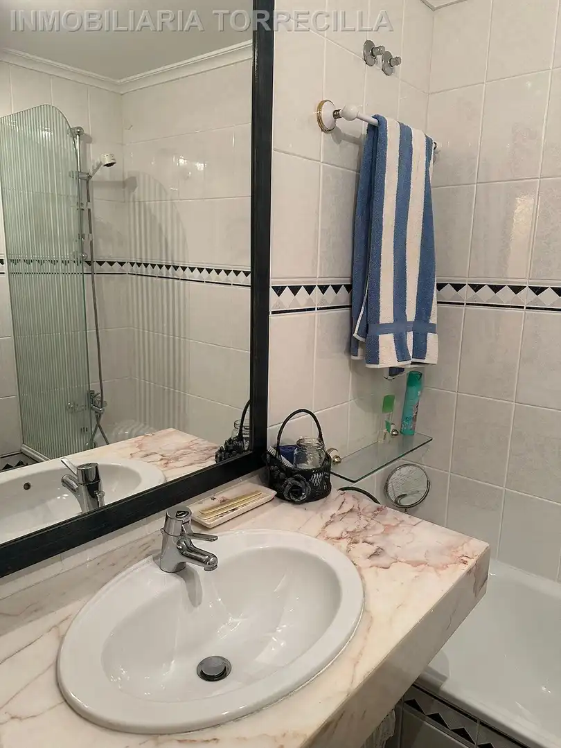 Badezimmer von Wohnung zur Miete in Valladolid mit Parkett, Möbliert und Balkon