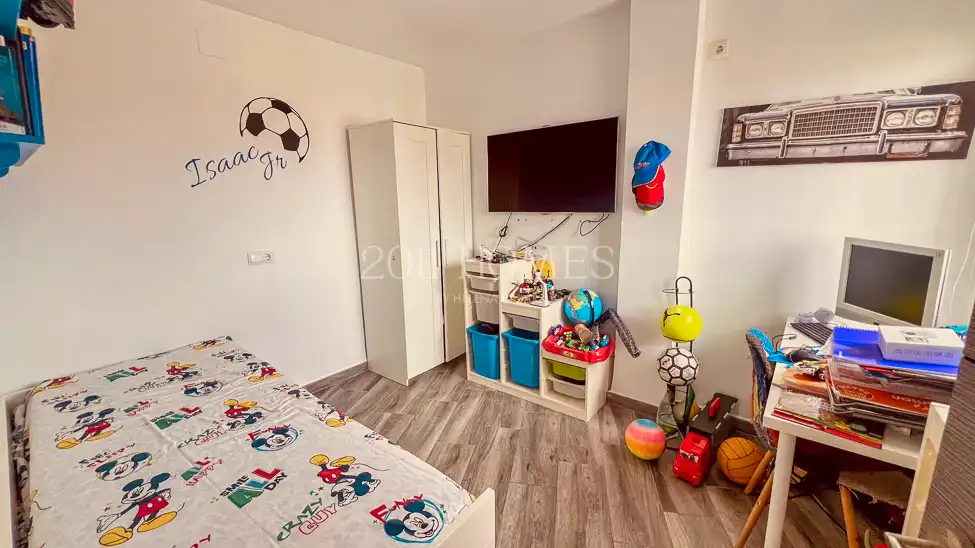 Bedroom of Flat for sale in Málaga  with Air Conditioner, Private garden and Balcony