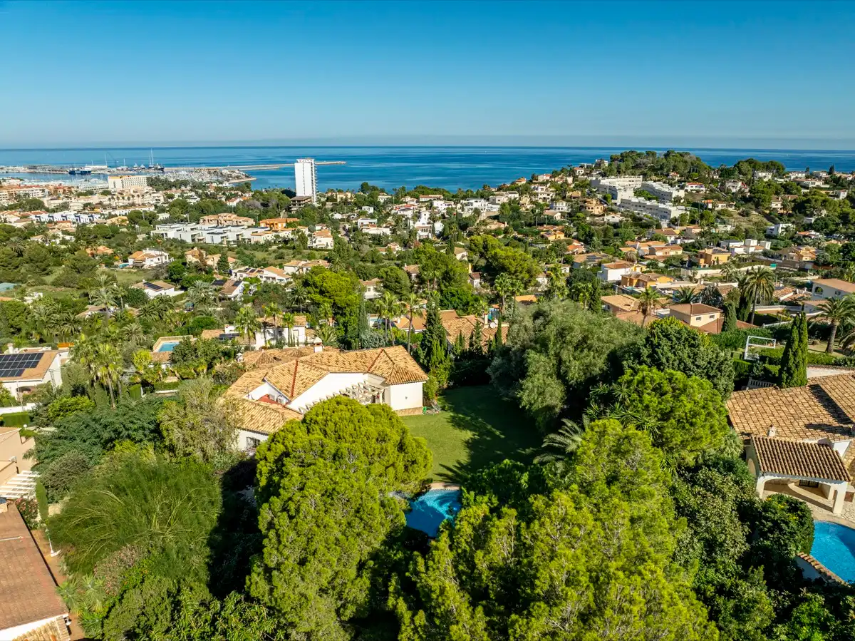 Chalet con piscina en venta en El Montgó